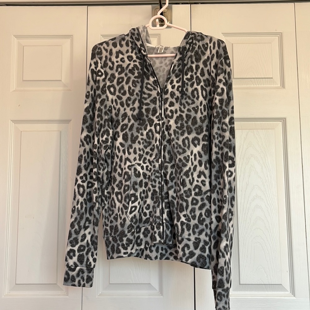 VS Pink grey leopard zip up shirt